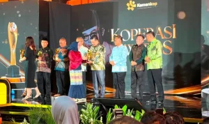 Kabupaten Musi Banyuasin (Muba) kembali menorehkan prestasi gemilang di tingkat nasional. Muba sukses memborong dua penghargaan sekaligus dalam ajang Koperasi Awards 2026. (BEKISARMEDIA.ID/ANGGA)