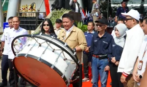 Gubernur Sumatra Selatan (Sumsel), Herman Deru, secara resmi membuka Lomba Marching Band Piala Kemerdekaan Gubernur Sumsel Tahun 2026 di Palembang, pada hari Rabu, tanggal 5 Agustus 2026. (BEKISARMEDIA.ID/ANGGA)