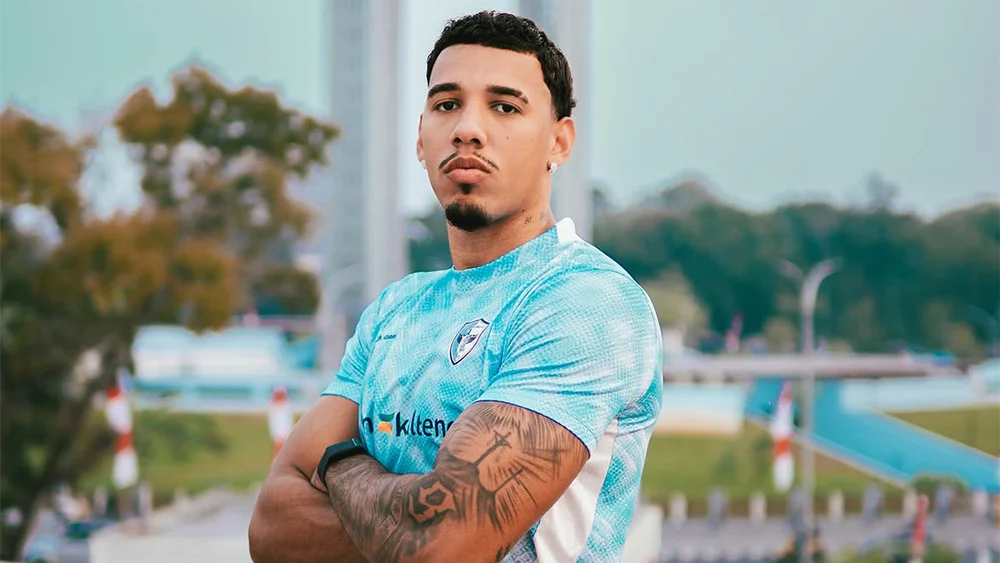 Isenmulang Kalteng FC secara resmi mengumumkan perekrutan penyerang asing baru, Sergio Mendonca, untuk memperkuat kedalaman skuad dalam menyongsong kompetisi Super League 2026/2027. (foto : ileague.id)