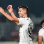 Gol Alexander Jeremejeff pada penghujung babak pertama, menjadi pembeda sekaligus memastikan tiga poin dibawa pulang ke Jakarta. (FOTO : BEKISARMEDIA.ID/ILEAGUE.ID)