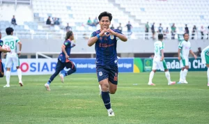 Pemain Sumsel United, Muhammad Fajar Firdaus, melakukan selebrasi setelah menciptakan gol ke gawang PSMS Medan di Pegadaian Championship Musim 2026/2027, Minggu, 13 September 2026, di Stadion Gelora Sriwijaya Jakabaring, Palembang. (BEKISARMEDIA.ID/TRI)