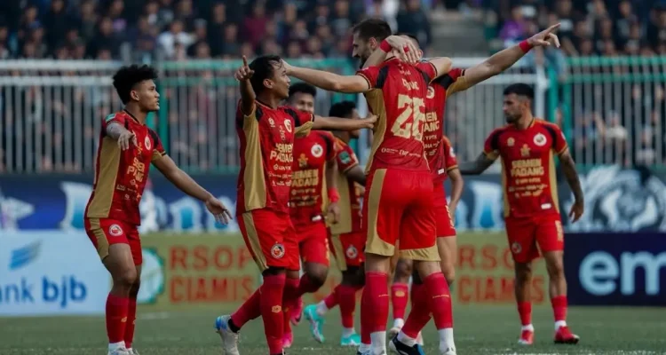 Pemain Semen Padang FC melakukan selebrasi usai menciptakan gol ke gawang PSGC Ciamis, Sabtu, 26 September 2026. (FOTO: INSTAGRAM SEMEN PADANG FC)