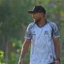 Pelatih kepala Deltras FC, Leonard Tupamahu. (FOTO: ILEAGUE.ID)