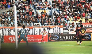 Sebanyak 11.206 penonton memadati tribun saat Deltras FC menjamu Persis Solo dalam lanjutan pekan keenam Pegadaian Championship 2026/2027, Minggu, 18 Oktober 2026.. (FOTO: ILEAGUE.ID) Sebanyak 11.206 penonton memadati tribun saat Deltras FC menjamu Persis Solo dalam lanjutan pekan keenam Pegadaian Championship 2026/2027, Minggu, 18 Oktober 2026.. (FOTO: ILEAGUE.ID)
