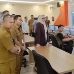 Anggota DPD RI, Hj. Eva Susanti, saat melakukan kunjungan reses ke Kantor Badan Penanggulangan Bencana Daerah (BPBD) Provinsi Sumsel, Senin, 26 Oktober 2026. (BEKISARMEDIA.ID/HAIRUDIN)