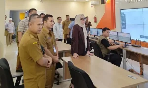 Anggota DPD RI, Hj. Eva Susanti, saat melakukan kunjungan reses ke Kantor Badan Penanggulangan Bencana Daerah (BPBD) Provinsi Sumsel, Senin, 26 Oktober 2026. (BEKISARMEDIA.ID/HAIRUDIN)