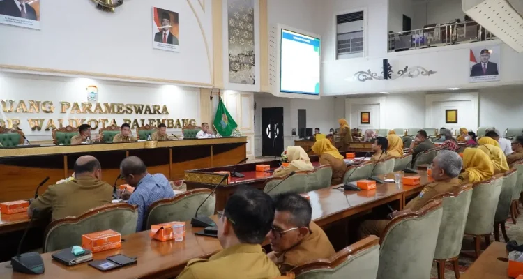 Rapat Koordinasi (Rakor) terkait percepatan sertifikasi halal, higiene sanitasi, dan pengawasan pangan asal hewan, di Ruang Parameswara, Senin, 12 Oktober 2026. (BEKISARMEDIA.ID/ANGGA)