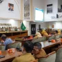 Rapat Koordinasi (Rakor) terkait percepatan sertifikasi halal, higiene sanitasi, dan pengawasan pangan asal hewan, di Ruang Parameswara, Senin, 12 Oktober 2026. (BEKISARMEDIA.ID/ANGGA)