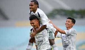 Pemain Rans Nusantara FC melakukan selebrasi usai menciptakan gol ke gawang Persipura Jayapura, Jum'at, 9 Oktober 2026. (FOTO: ILEAGUE.ID)