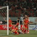 Semen Padang FC berhasil memetik kemenangan dramatis dalam duel bergengsi Derbi Sumatra pada lanjutan Pegadaian Championship 2026/2027 di Stadion Patriot Candrabhaga, Bekasi, Jumat, 30 Oktober 2026. (FOTO: INSTAGRAM SEMEN PADANG FC)