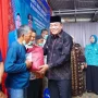Bupati Kabupaten Musi Banyuasin, Toha Tohet, didampingi Ketua TP PKK Muba, Hj. Patimah Toha, melakukan kunjungan kerja dan silaturahmi bersama tokoh agama, tokoh masyarakat, serta warga di Kelurahan Bayung Lencir Indah, Kecamatan Bayung Lencir, Senin, 19 Oktober 2026. (BEKISARMEDIA.ID/ANGGA)