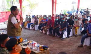 Bupati Kabupaten Muba, Toha Tohet, saat meninjau langsung penanganan karhutla di Dusun 7, Desa Muara Medak, Kecamatan Bayung Lencir, Selasa, 20 Oktober 2026. (BEKISARMEDIA.ID/HAIRUDIN)